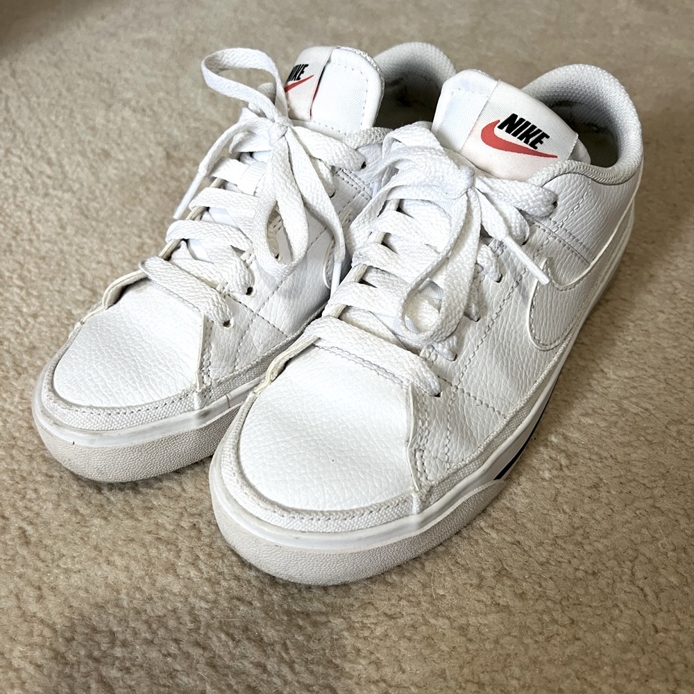 Nike Court Legacy